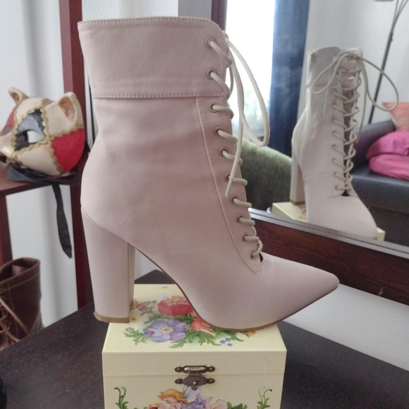 EUC Light beige Akria pointed toe block heel boots - Picture 2 of 4